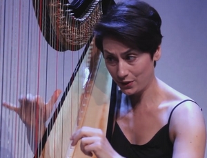 Ekaterina speelt harp