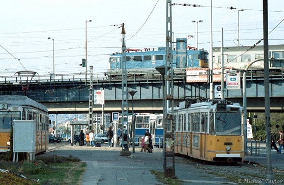 Eindpunt van lijn 2 aan de rand van de industriegebieden